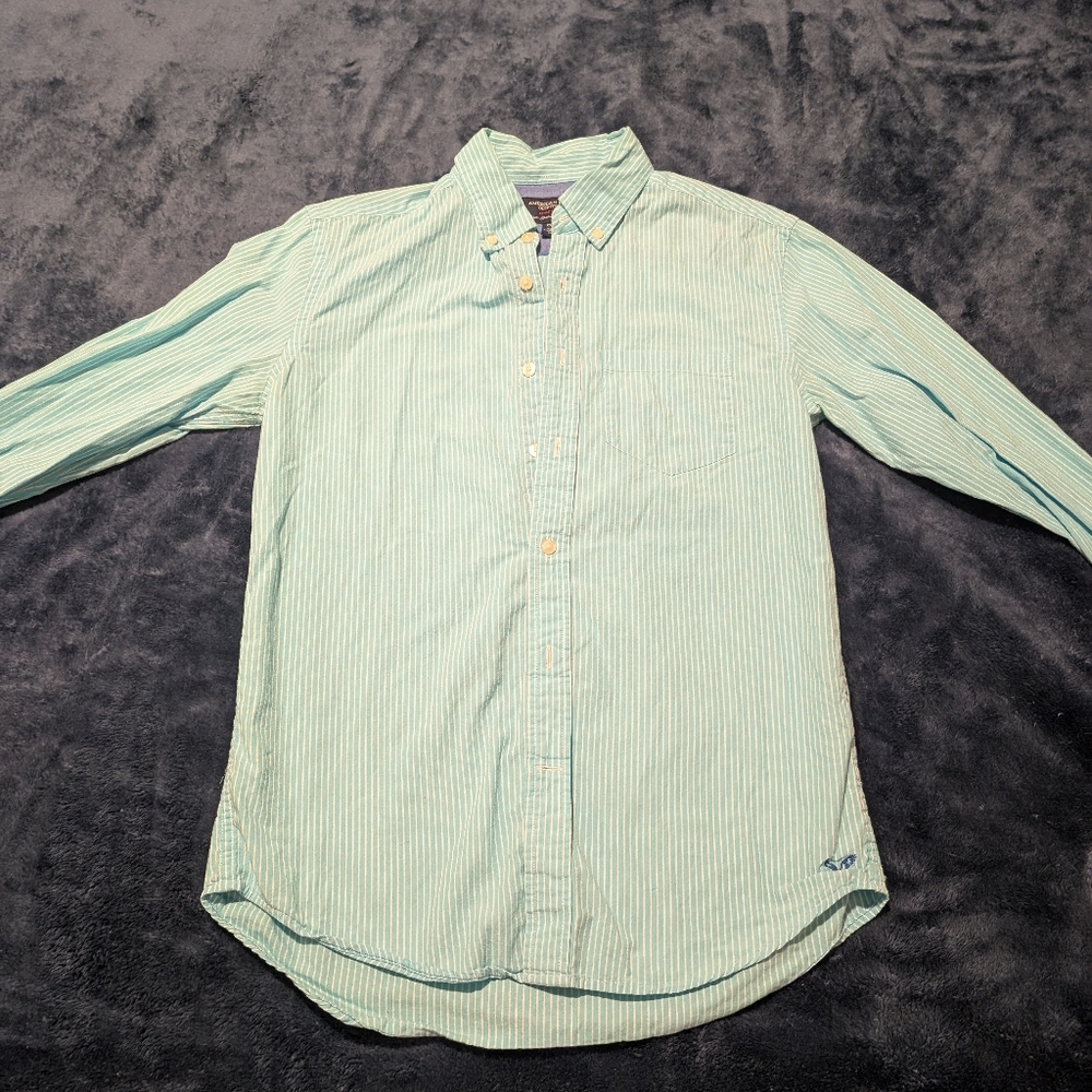 XS American Eagle long sleeve button down